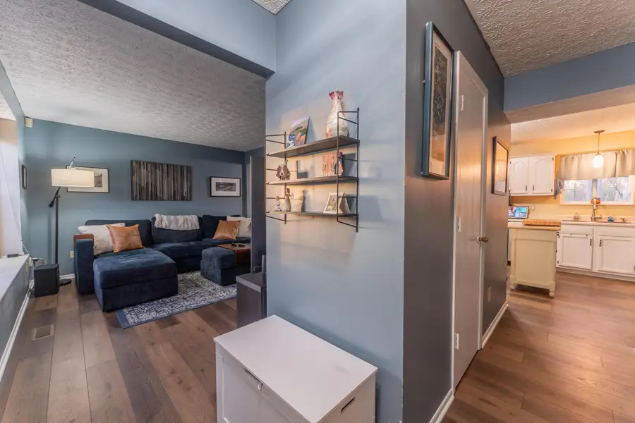 3854 Deer Knoll Drive, Columbus, OH 43230 - Image #2