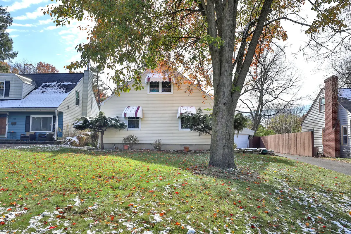 197 E Cooke Road, Columbus, OH 43214 - Image #1