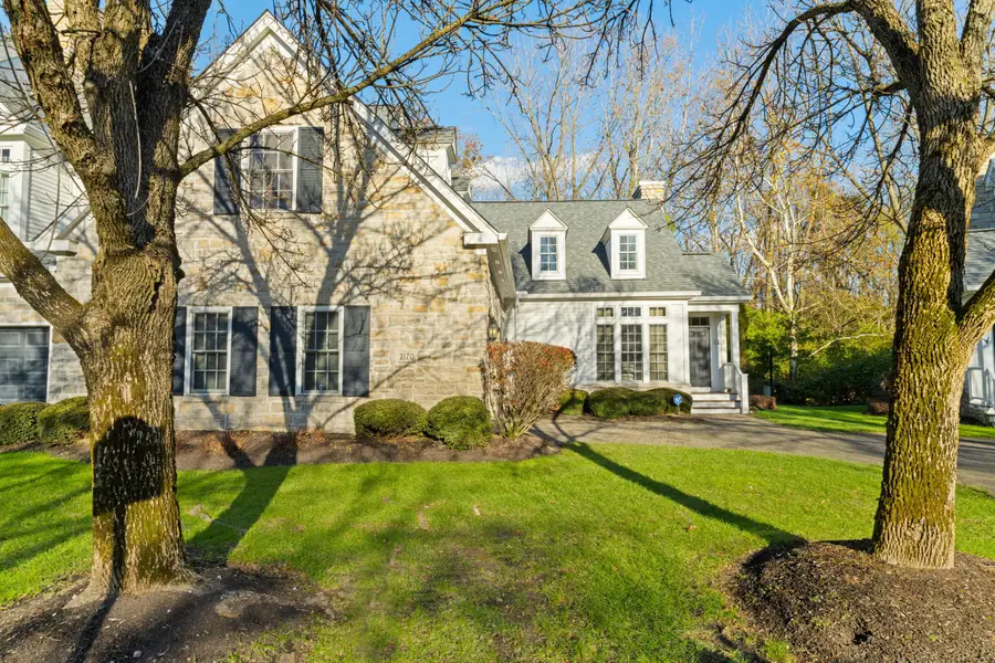 2170 Lane Woods Drive, Upper Arlington, OH 43221 - Image #2