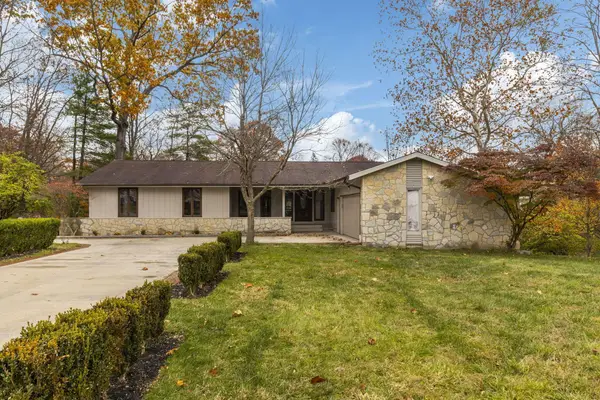 834 Persimmon Place, Columbus, OH 43213