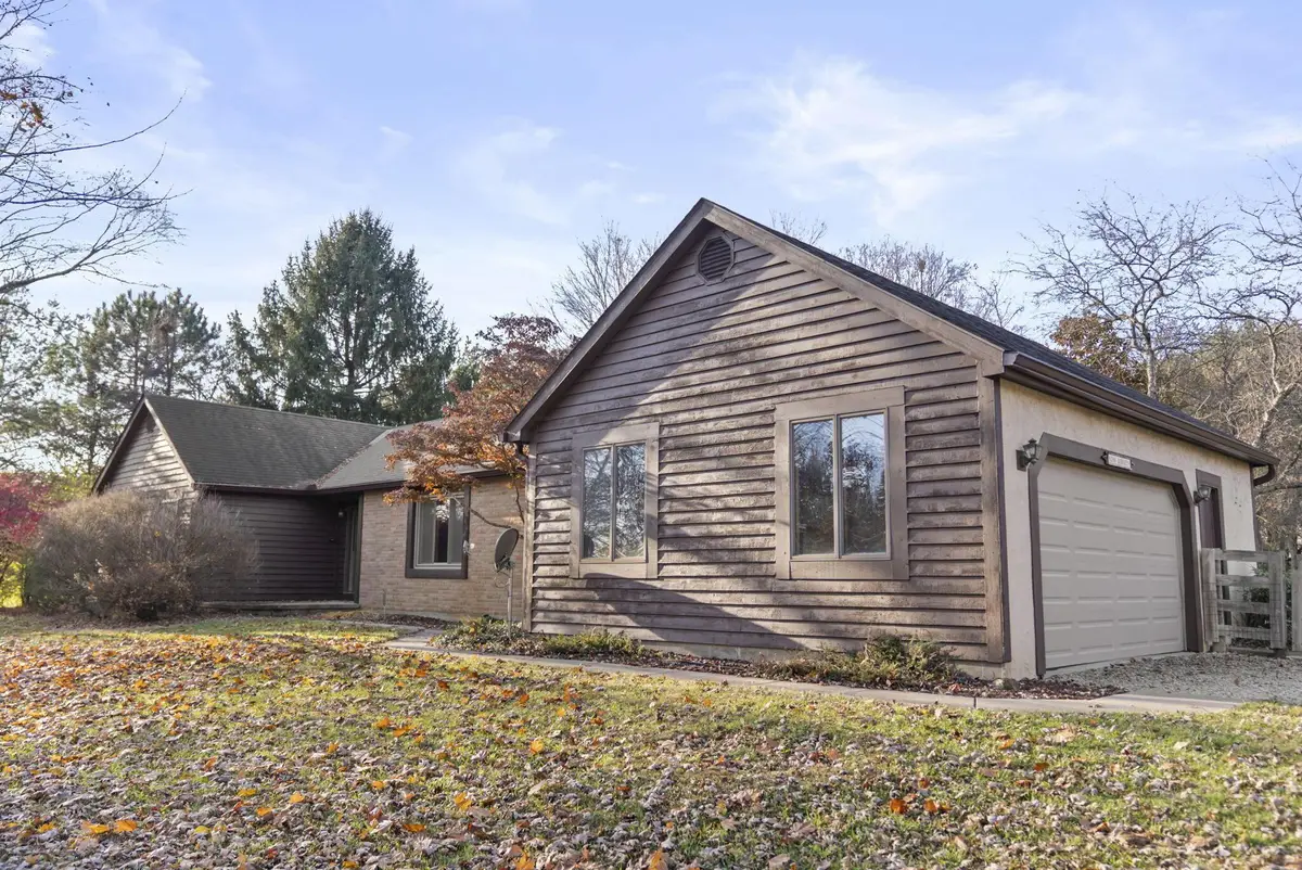 8290 Roberts Road, Hilliard, OH 43026 - Image #1