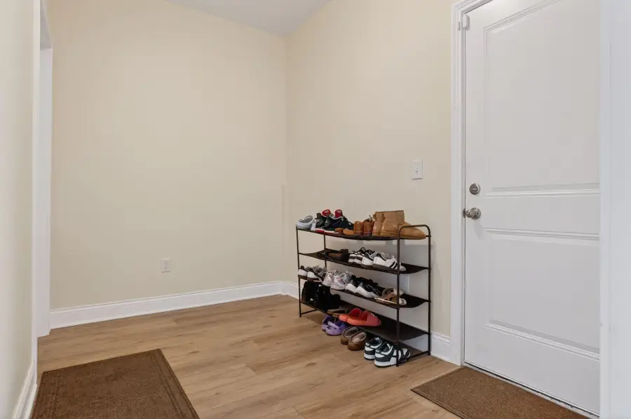 3832 Emmons Avenue, Columbus, OH 43219 - Image #3