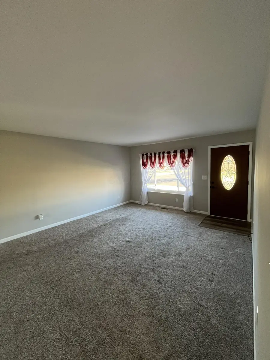 886 Cherry Blossom Drive, Dayton, OH 45449 - Image #3