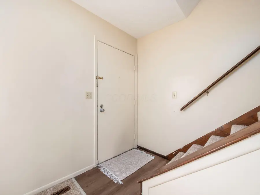 3070 Highcliff Court, Columbus, OH 43231 - Image #2