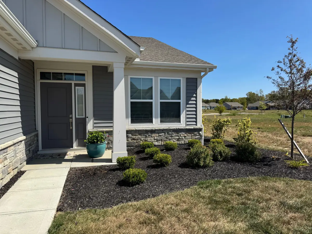 6252 Windcliff Drive, Grove City, OH 43123 - Image #1