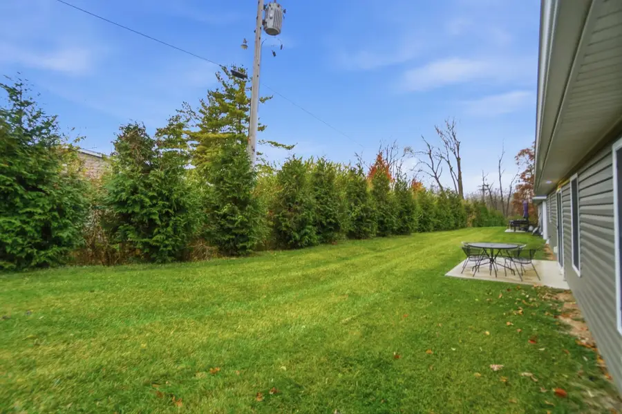 221 Falcon Street, Bellefontaine, OH 43311 - Image #2