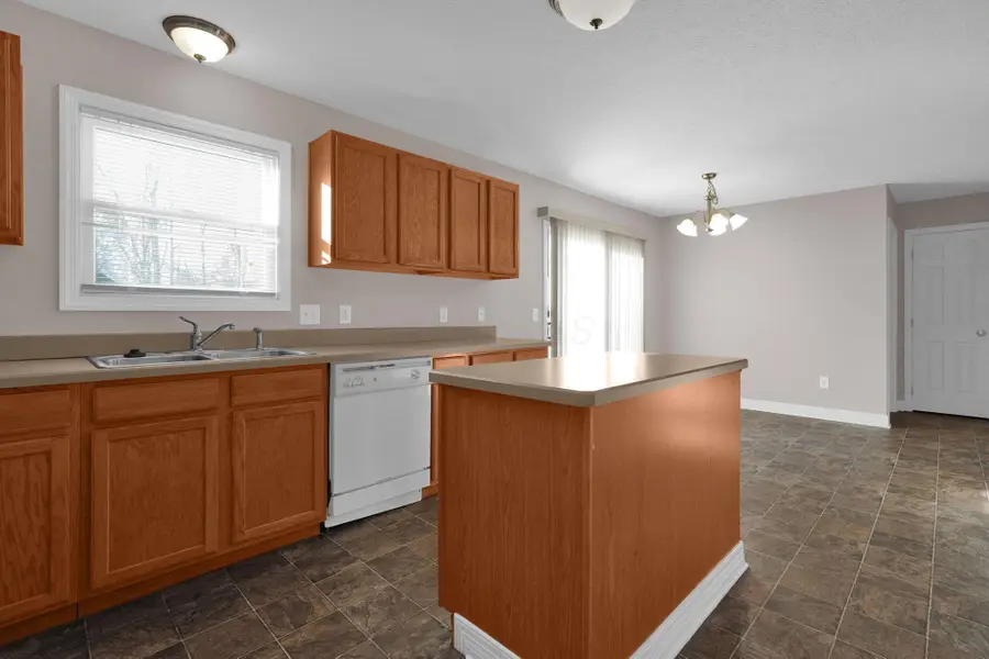 803 Cedar Run Drive, Blacklick, OH 43004 - Image #2