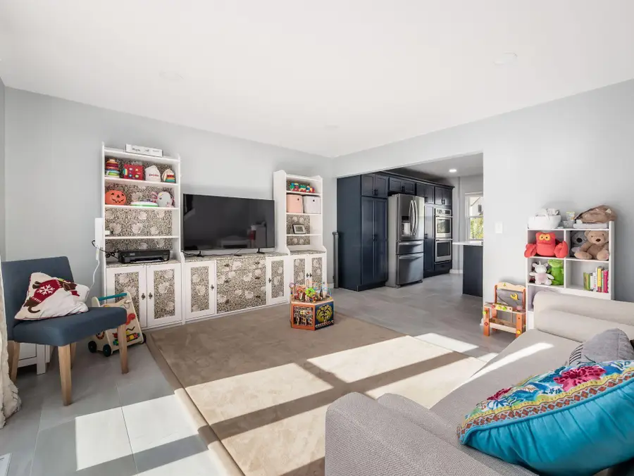 402 Bluestem Avenue, Columbus, OH 43230 - Image #3