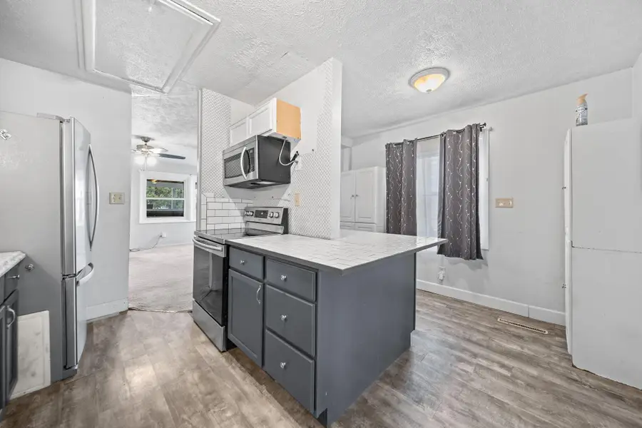 4201 Sexton Drive, Columbus, OH 43228 - Image #3