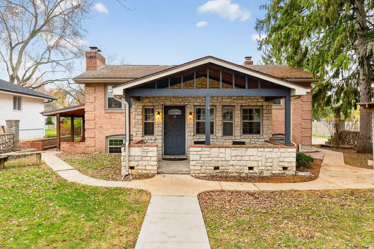 17 E Oak Street, Canal Winchester, OH 43110 - Image #1