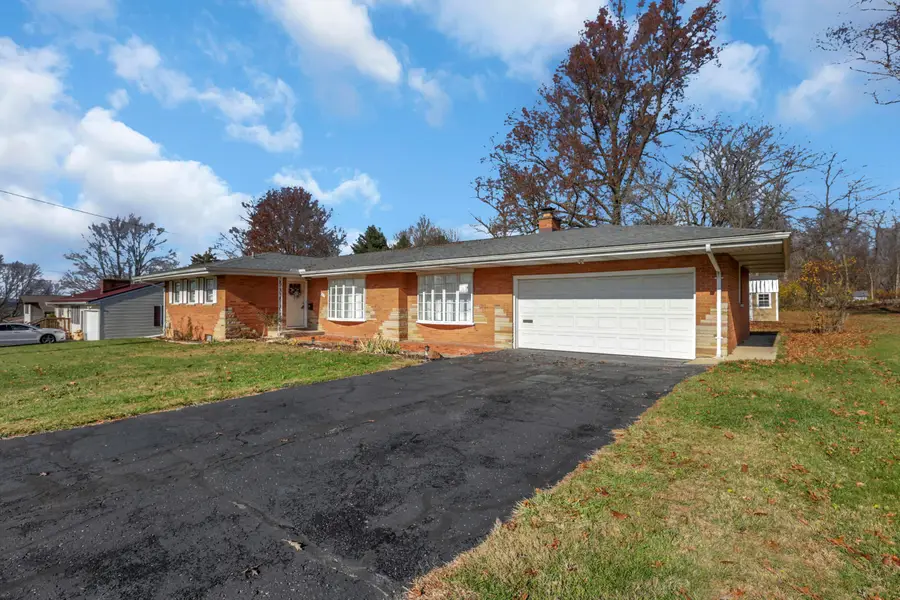 307 Kimberly Drive, Mount Vernon, OH 43050 - Image #2