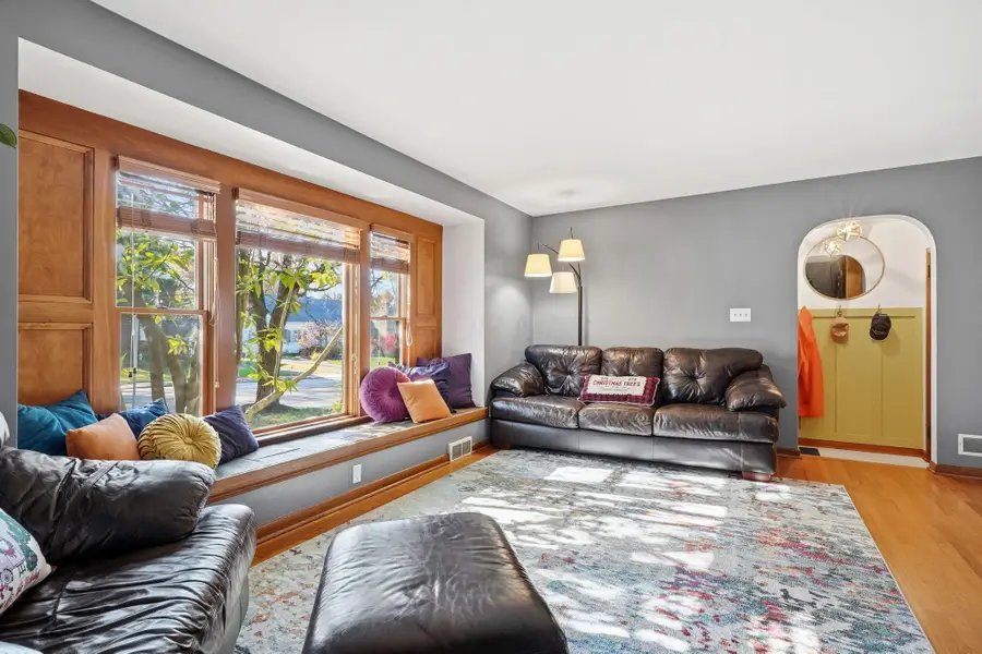 238 W Henderson Road, Columbus, OH 43214 - Image #2