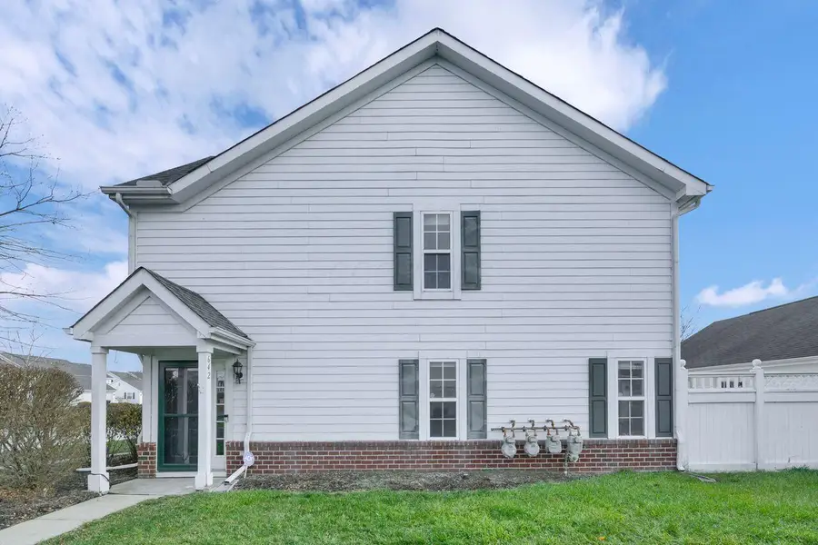 642 Lakeview Drive S, Grove City, OH 43123 - Image #2