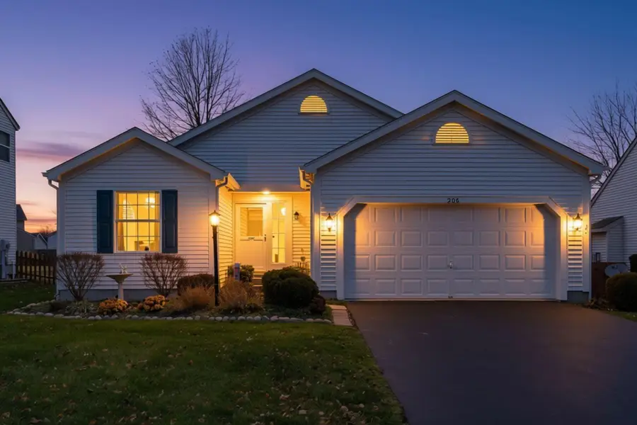 206 Purple Finch Loop, Pataskala, OH 43062 - Image #2