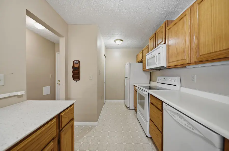 6755 Meadow Creek Drive, Columbus, OH 43235 - Image #3