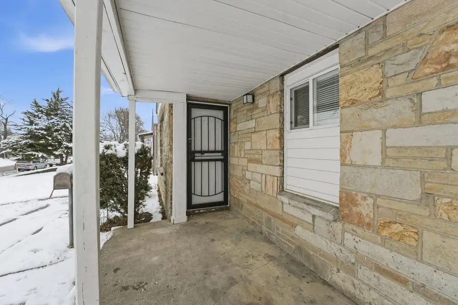 594 Whitethorne Avenue, Columbus, OH 43223 - Image #2