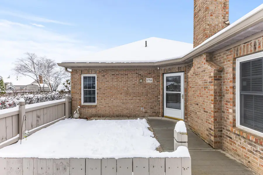 5758 Willow Lake Drive, Grove City, OH 43123 - Image #3