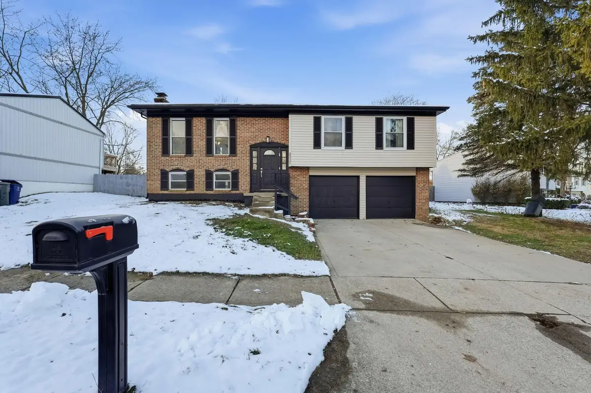 2337 Warfield Drive, Grove City, OH 43123 - Image #1