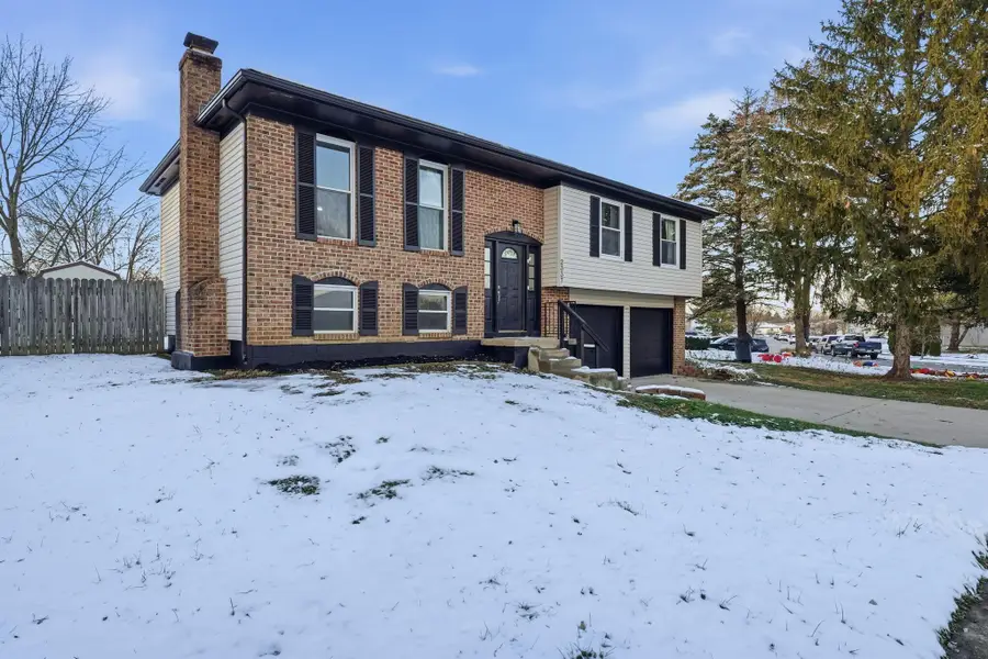 2337 Warfield Drive, Grove City, OH 43123 - Image #3