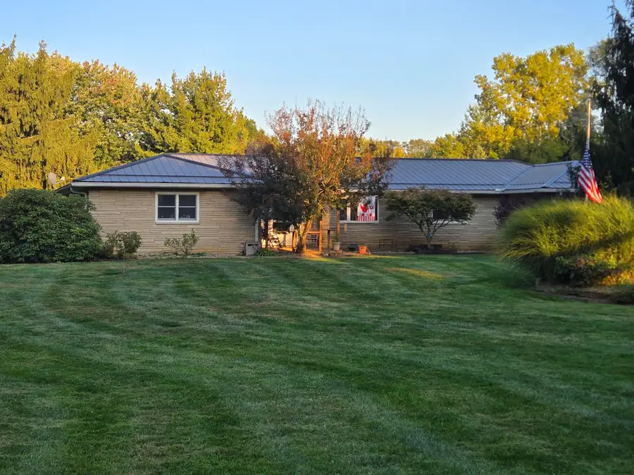 99 Sharon Road Sw, Pataskala, OH 43062 - Image #2