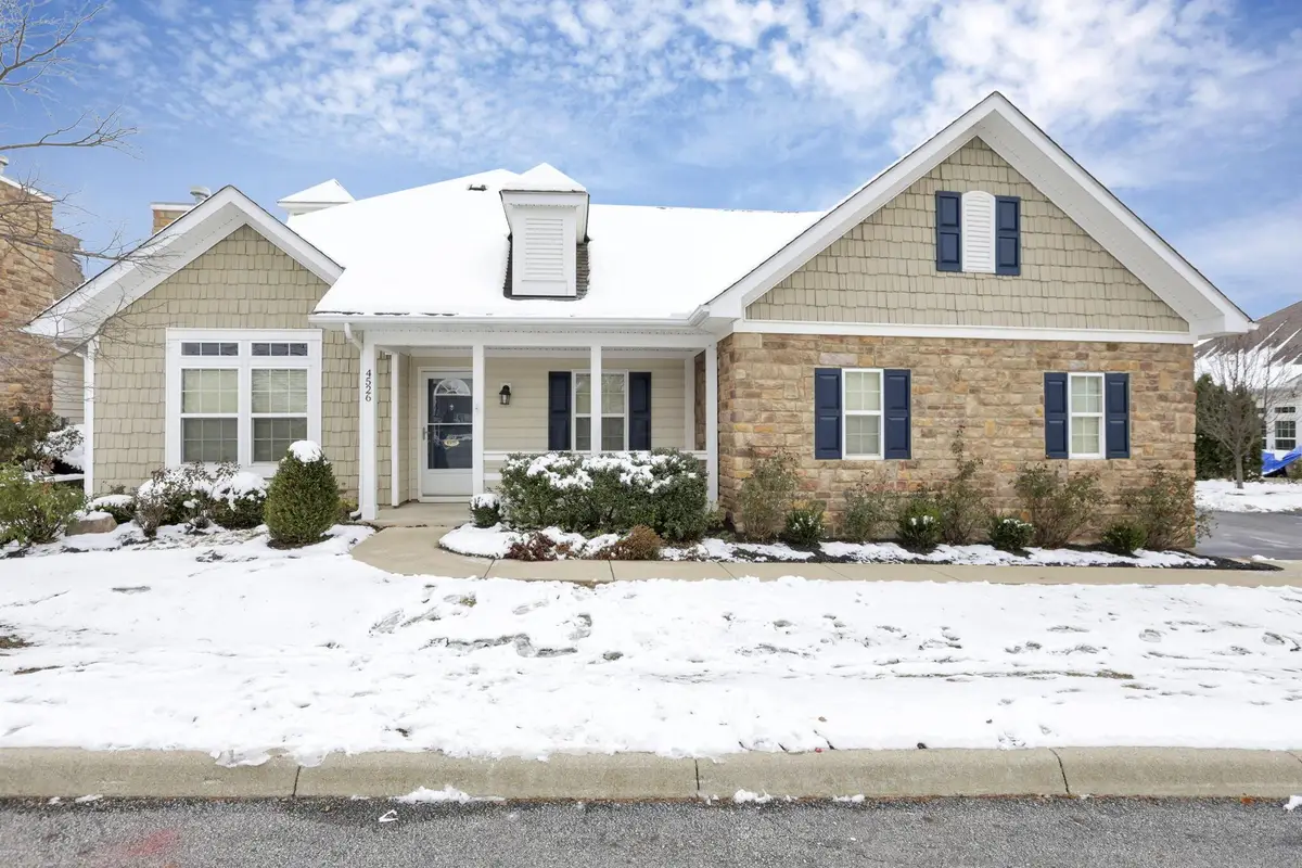 4526 Newport Loop E, Grove City, OH 43123 - Image #1