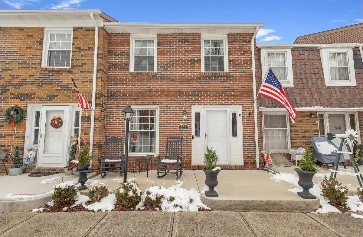 556 Pamlico Street, Columbus, OH 43228 - Image #1