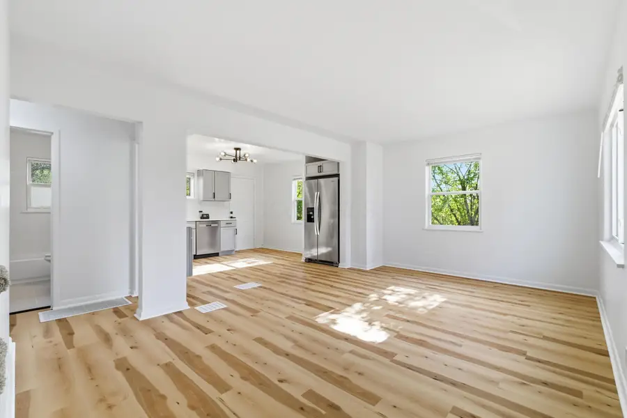 228 S Ashburton Road, Columbus, OH 43213 - Image #2