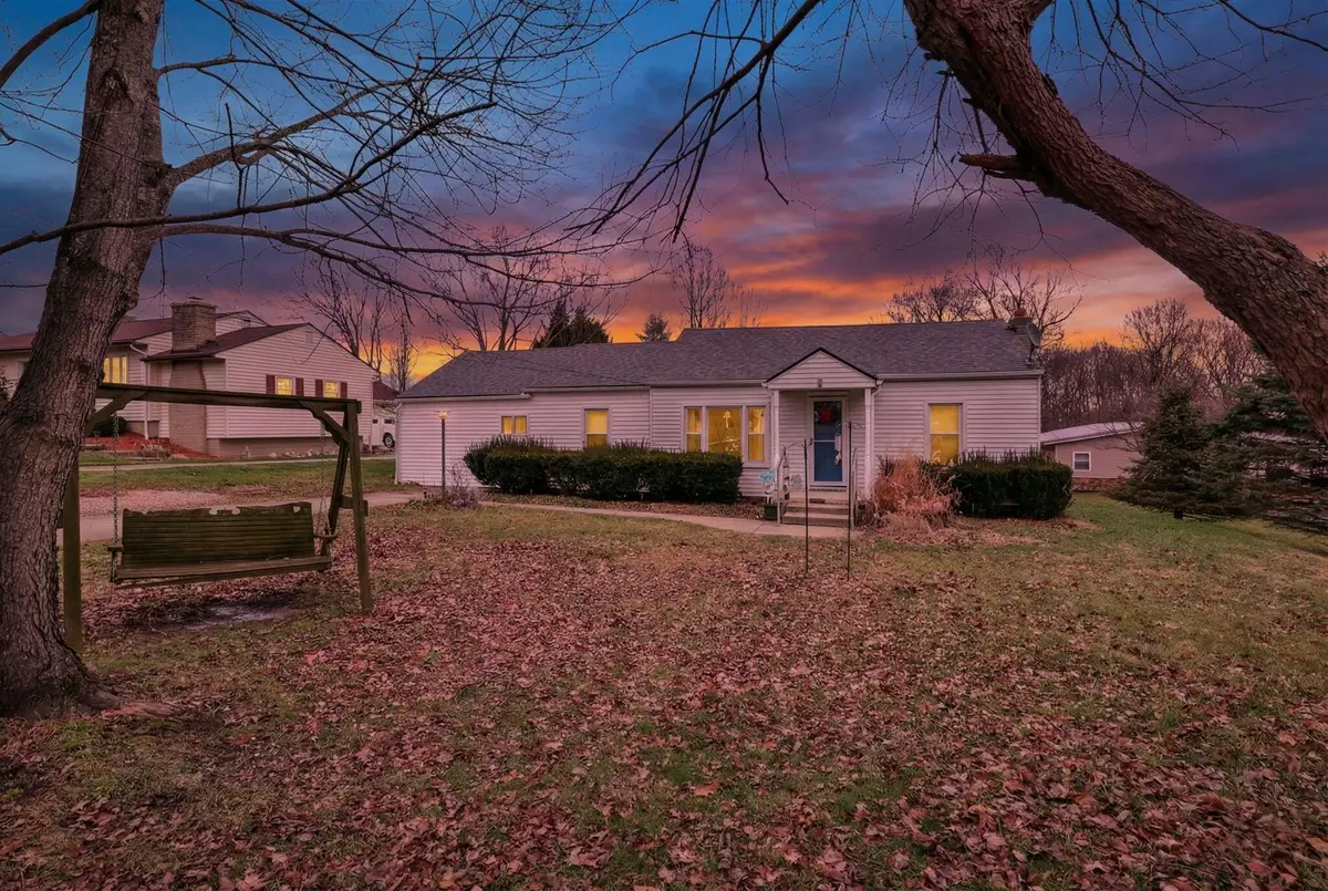 738 N Buena Vista Street, Newark, OH 43055 - Image #1