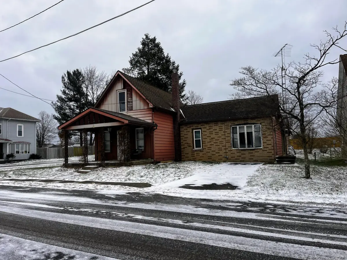 102 Cedar Street S, Danville, OH 43014 - Image #1
