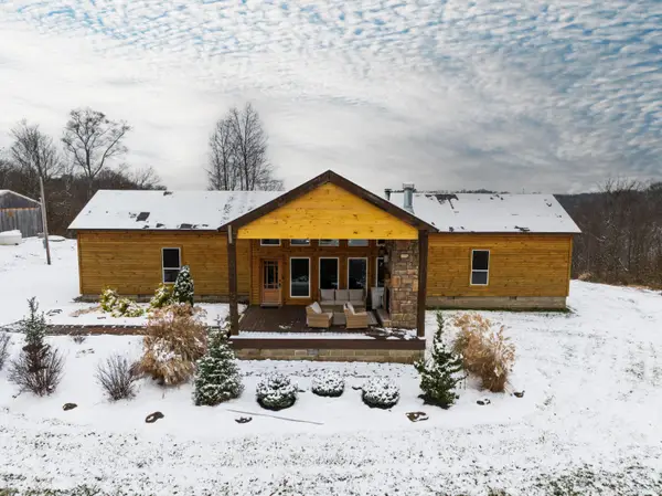 18999 River Road, Athens, OH 45701