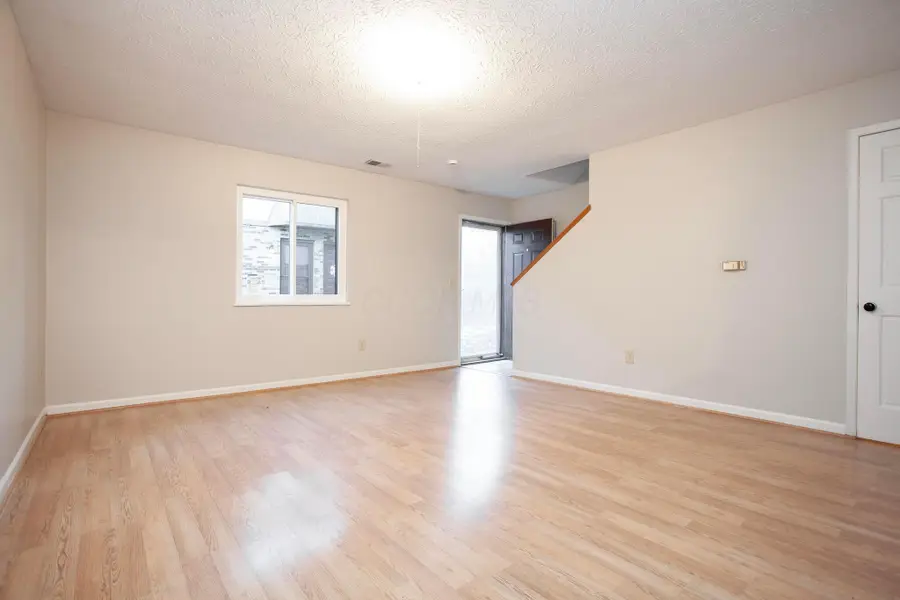 3246 Summerdale Lane, Columbus, OH 43221 - Image #2