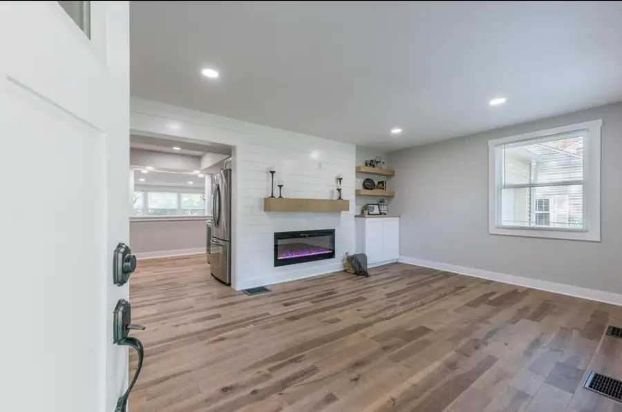 353 Kenbrook Drive, Worthington, OH 43085 - Image #2