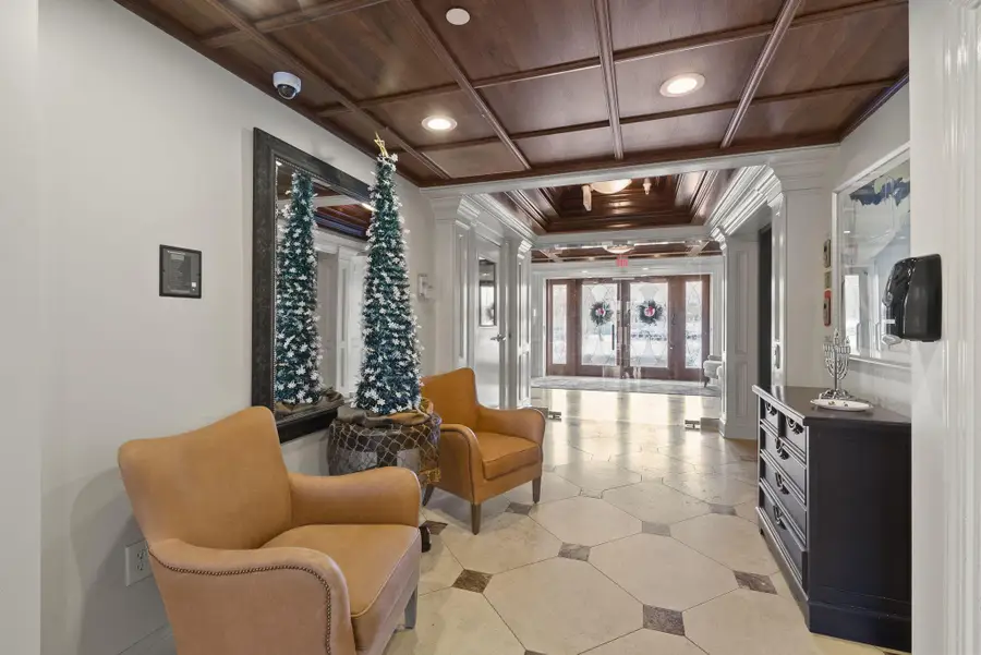 3175 Tremont Road, Columbus, OH 43221 - Image #2