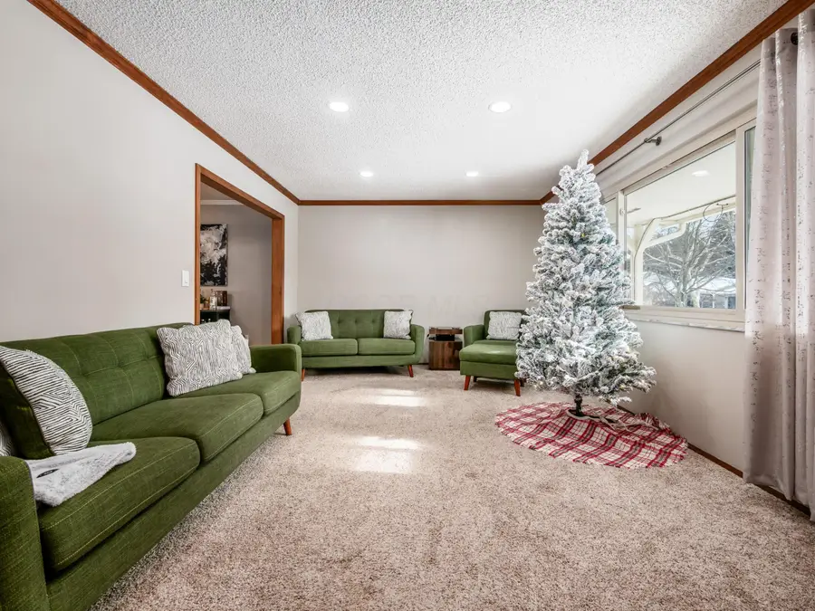 2056 Fincastle Court, Columbus, OH 43235 - Image #3