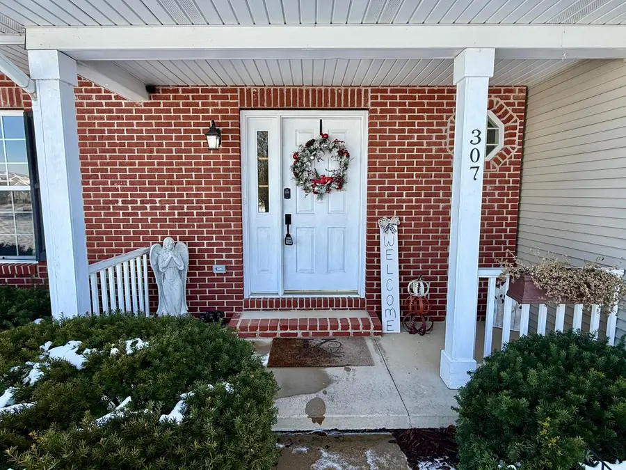 307 Hawthorne Drive, Wilmington, OH 45177 - Image #2