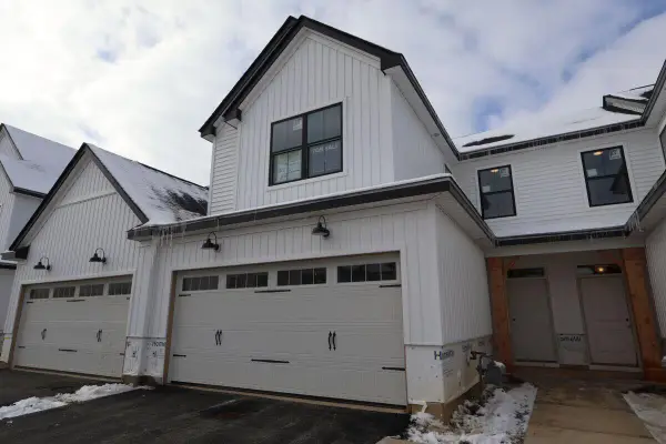 5512 Fawnsbury Court, Powell, OH 43065