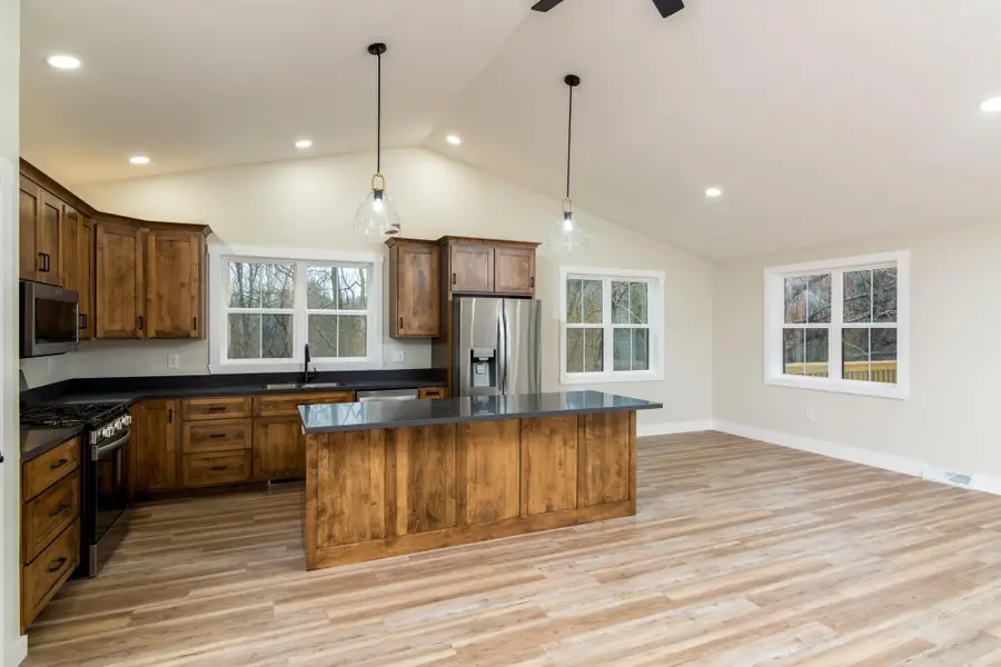 210 Woodlawn Circle, Howard, OH 43028 - Image #2