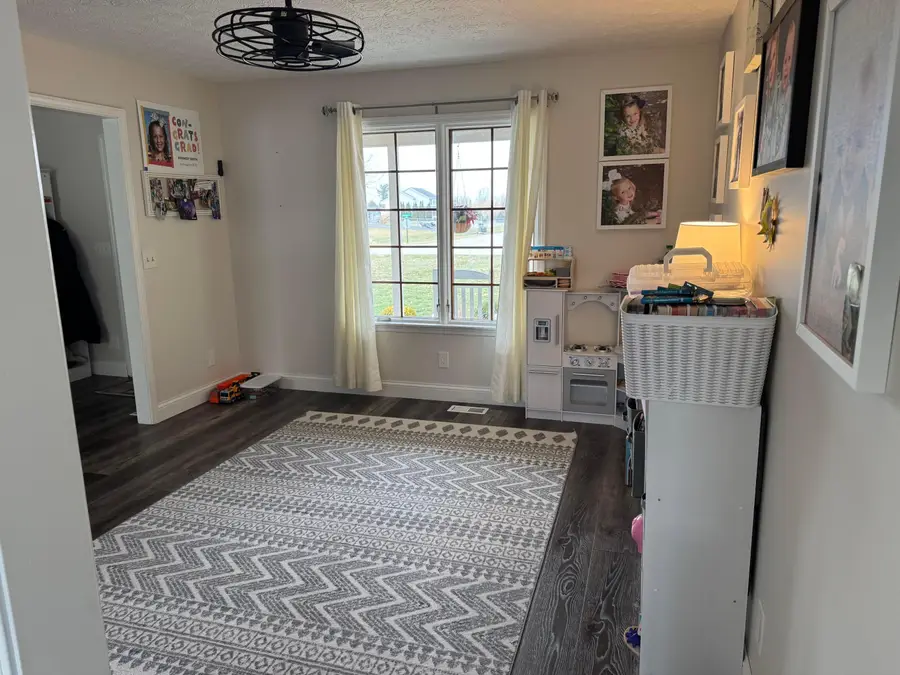 3875 Pinewood Avenue, Springfield, OH 45502 - #3