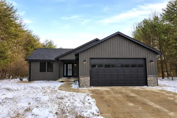 2116 Apple Valley Drive, Howard, OH 43028