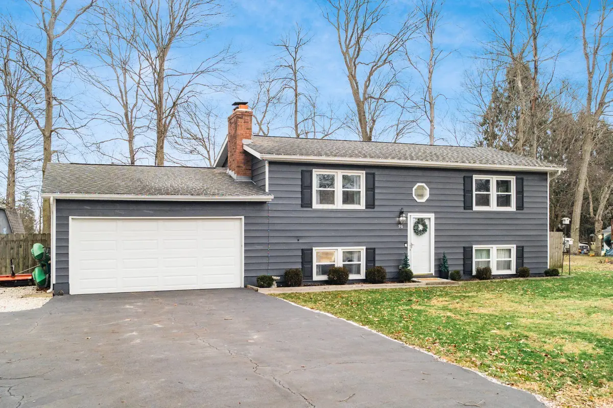 96 Aspen Lane Sw, Pataskala, OH 43062 - Image #1