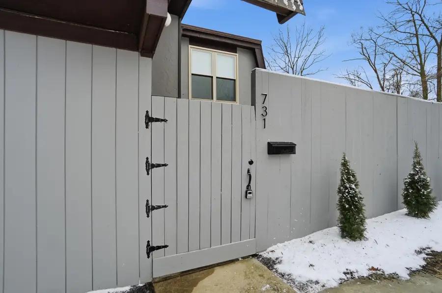 731 Worthinton Forest Place E, Columbus, OH 43229 - Image #2