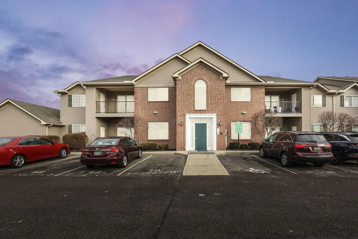 8061 Cranes Crossing Drive, Lewis Center, OH 43035 - Image #1