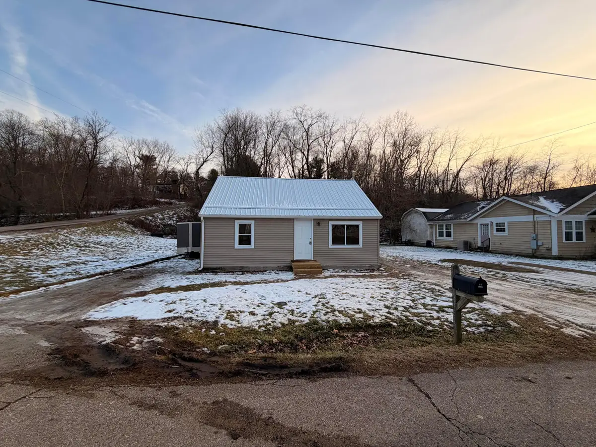 1233 Ohio Avenue, Logan, OH 43138 - Image #1