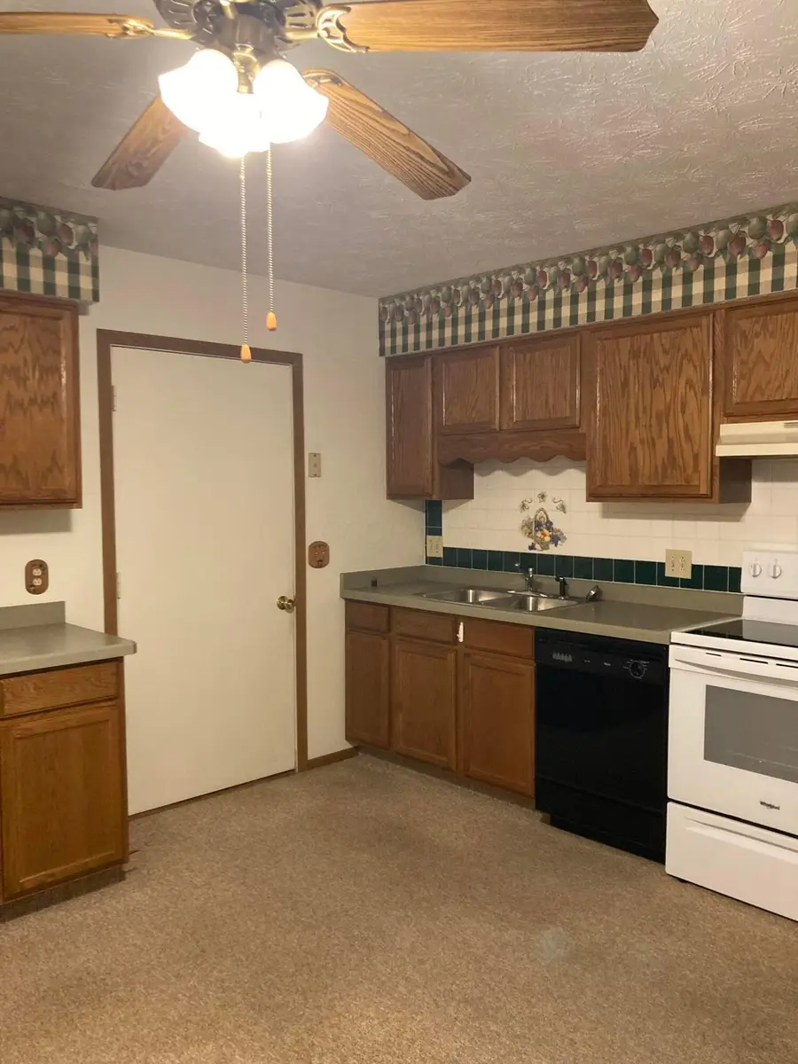 456 Samantha Circle, London, OH 43140 - Image #2