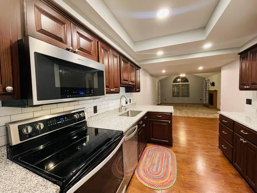 76 Woodberry Drive, Mount Vernon, OH 43050 - Image #2