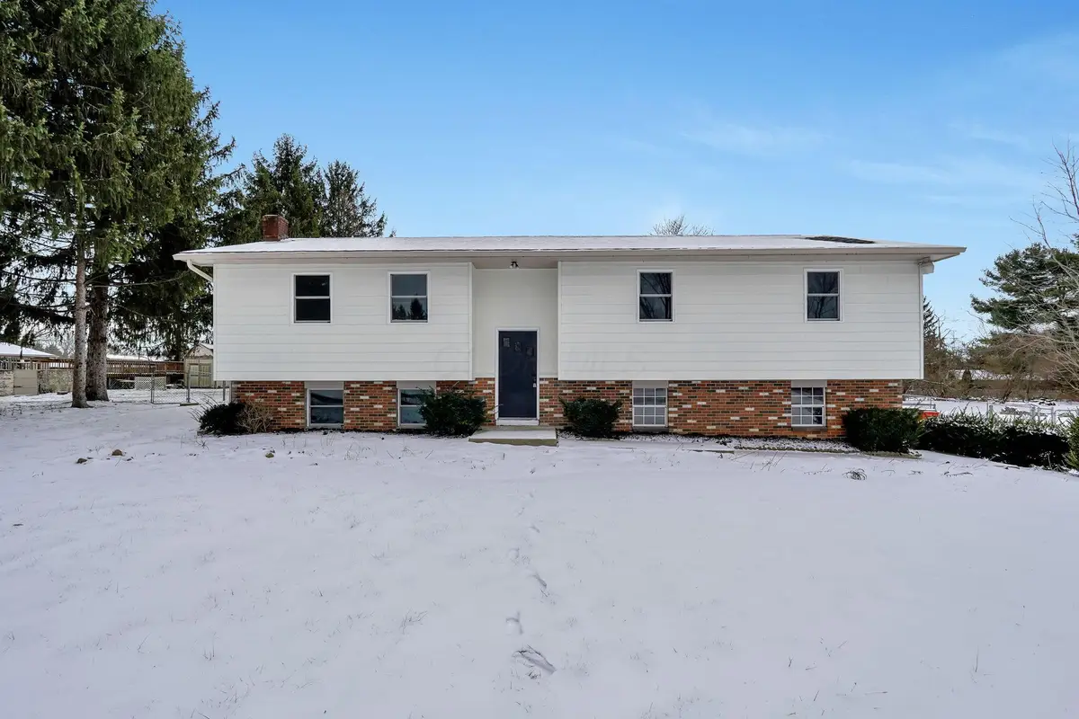 75 Helen Road Sw, Pataskala, OH 43062 - Image #1