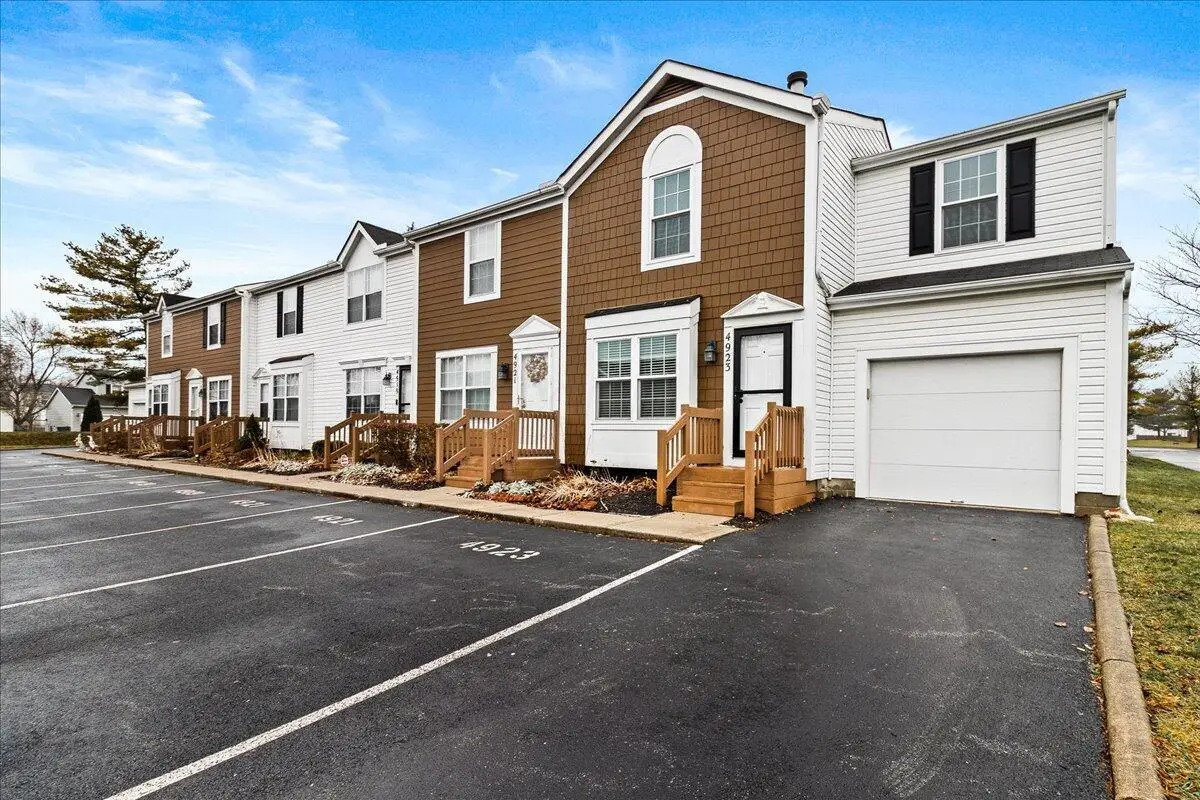 4923 Stoneybrook Boulevard, Hilliard, OH 43026 - Image #1