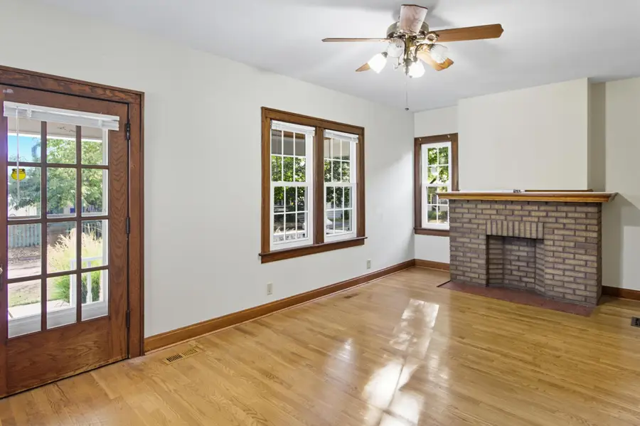 44 W Pacemont Road, Columbus, OH 43202 - #2