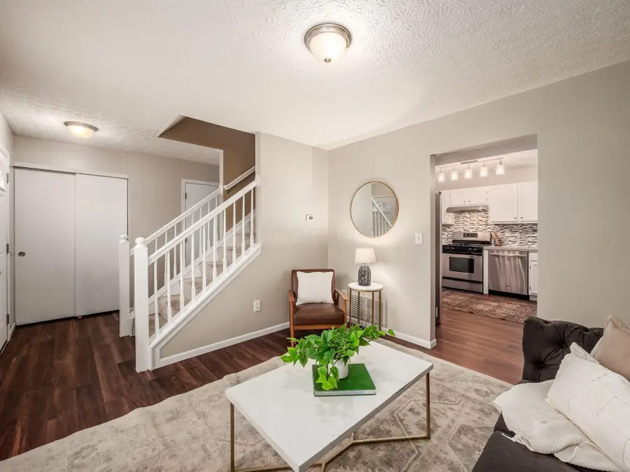 1344 Trabue Woods Boulevard, Columbus, OH 43228 - Image #2