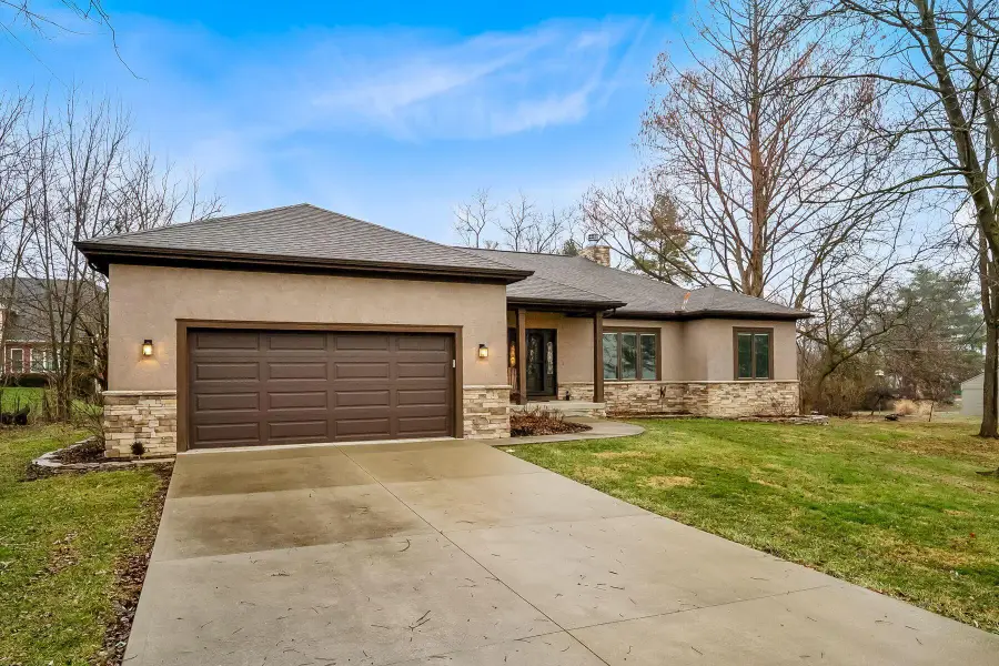 110 E Pawnee Drive, Powell, OH 43065 - Image #2